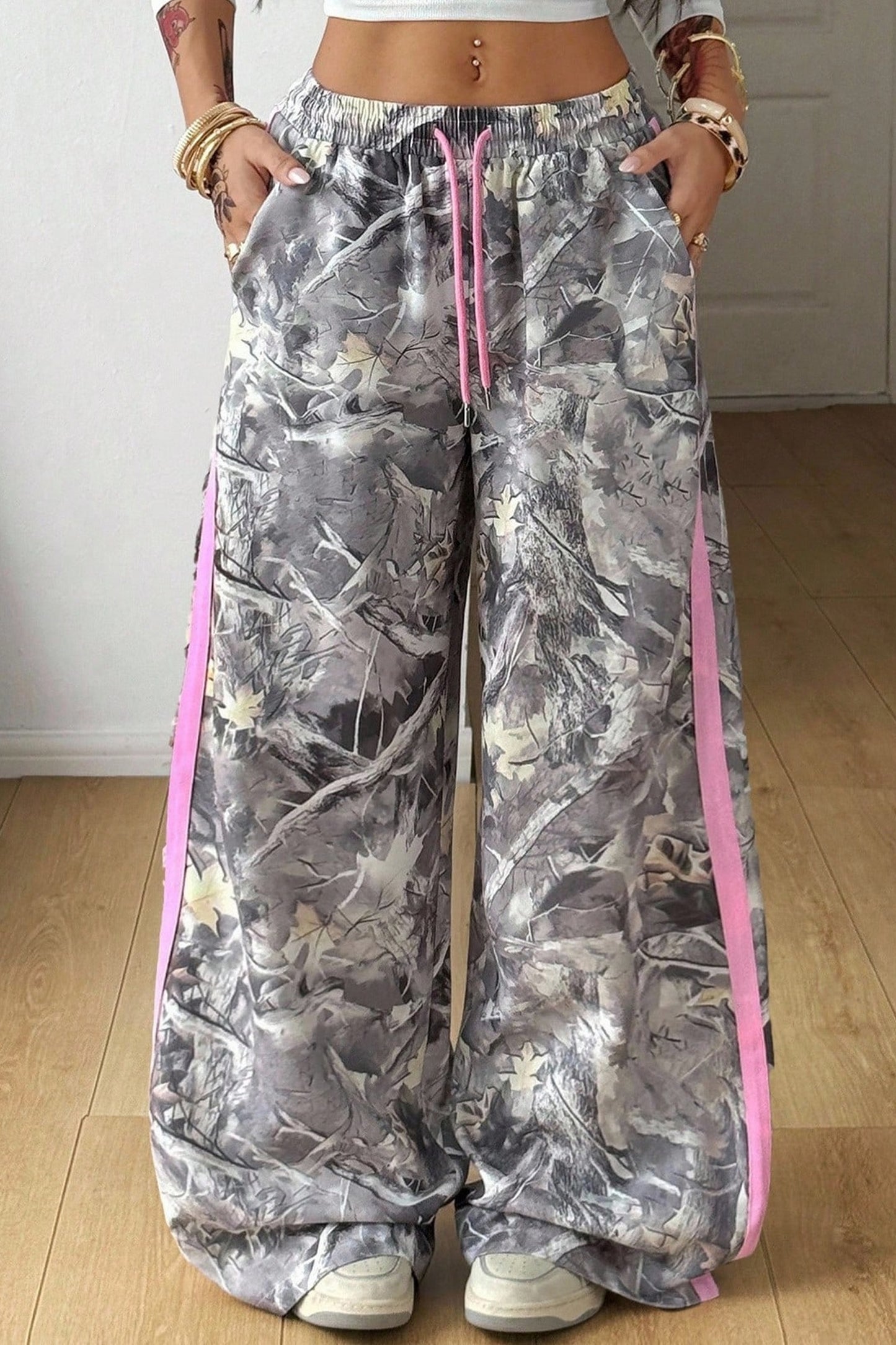 🩷🩶 GRAY CAMO + PINK BLOCK WIDE LEG SWEATPANTS 🩶🩷