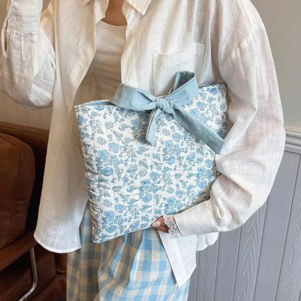 quilted book sleeves! 🎀📚